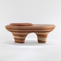 <a href="https://www.galeriegosserez.com/artistes/salamoun-roula.html">Roula Salamoun</a> - Strata table "Magna" - Low Table